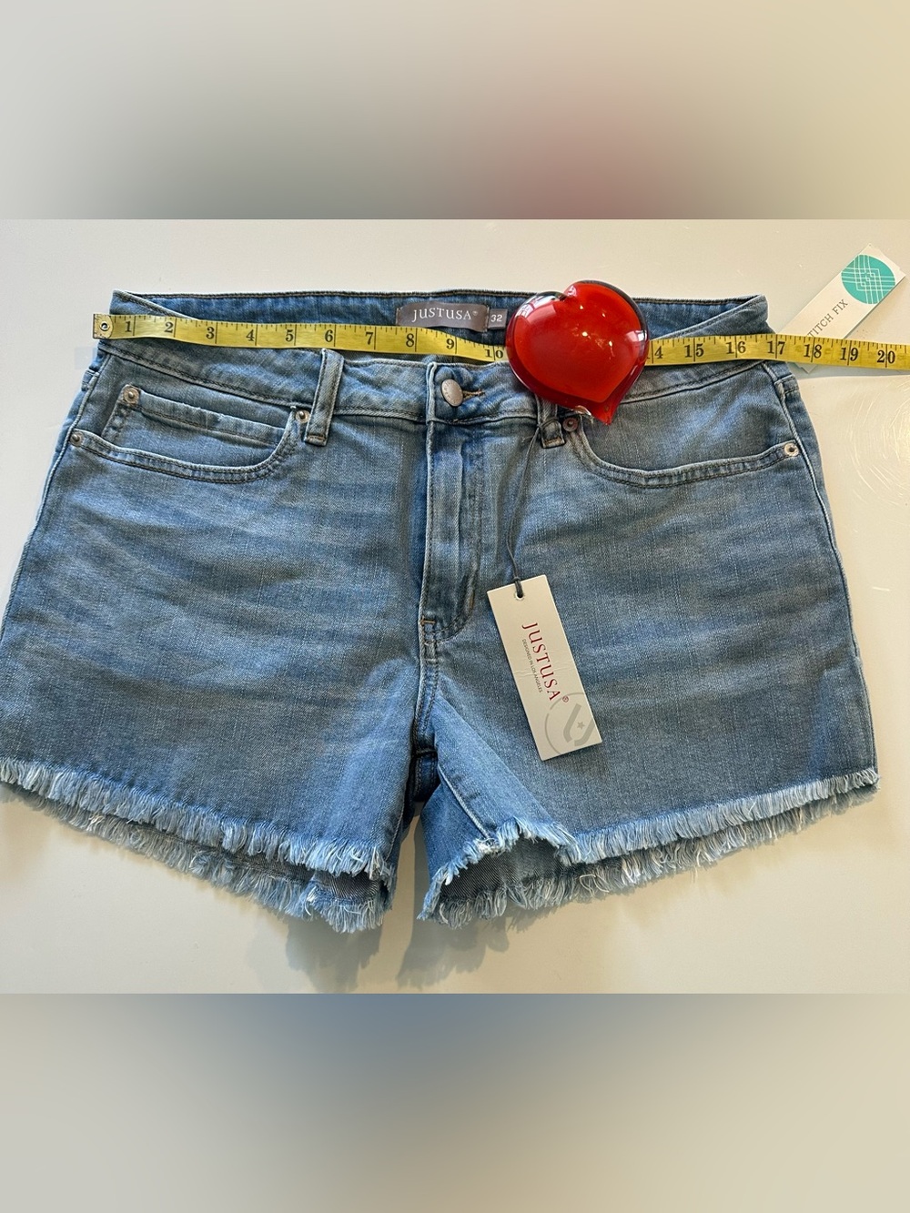 JUSTUSA Womens Sz 32 Medium Wash Stretch Denim Hi Rise Cut Off Jean Shorts NWT - Picture 6 of 7